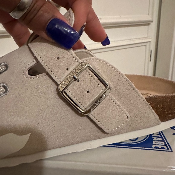 SOLD- OCTAVIOUS MARKS UNISEX FISHBONE CLOGS. MENS SIZE 7/8. WOMEN'S SIZE 9/10. - Picture 7 of 8